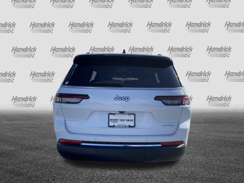 Used 2025 Jeep Grand Cherokee L Laredo image 9
