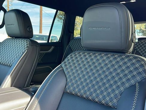 New 2026 GMC Acadia Denali w/ Super Cruise Package image 12