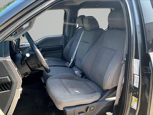 Used 2019 Ford F150 XLT w/ Equipment Group 302A Luxury AWD/4WD image 21