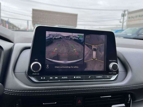 Used 2021 Nissan Rogue SV image 25