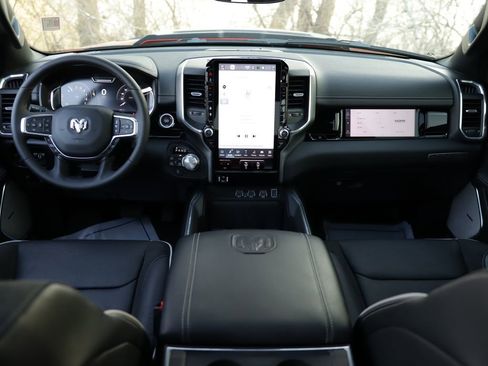 Used 2025 RAM 1500 Laramie w/ Night Edition image 21