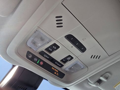 Used 2024 GMC Terrain Denali w/ Denali Premium Package image 22