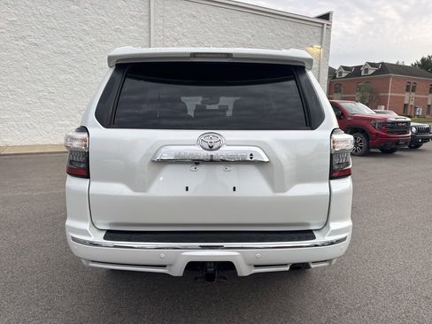 Used 2024 Toyota 4Runner Limited AWD/4WD image 19