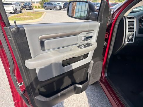 Used 2020 RAM 1500 Classic SLT AWD/4WD image 15