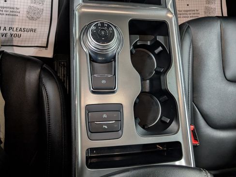 Used 2022 Ford Edge Titanium w/ Class II Trailer Tow Package image 18