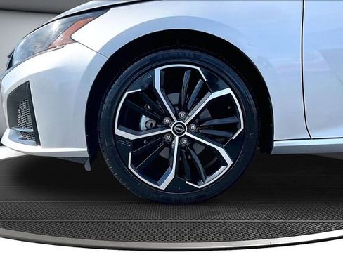 Certified 2023 Nissan Altima 2.5 SR image 31