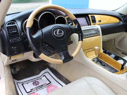 Used 2002 Lexus SC 430 Convertible RWD image 13