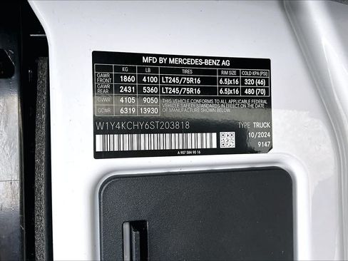 Used 2025 Mercedes-Benz Sprinter 2500 image 39