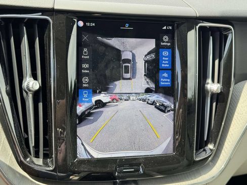 Certified 2025 Volvo XC60 B5 Plus w/ Protection Package Premier AWD/4WD image 26