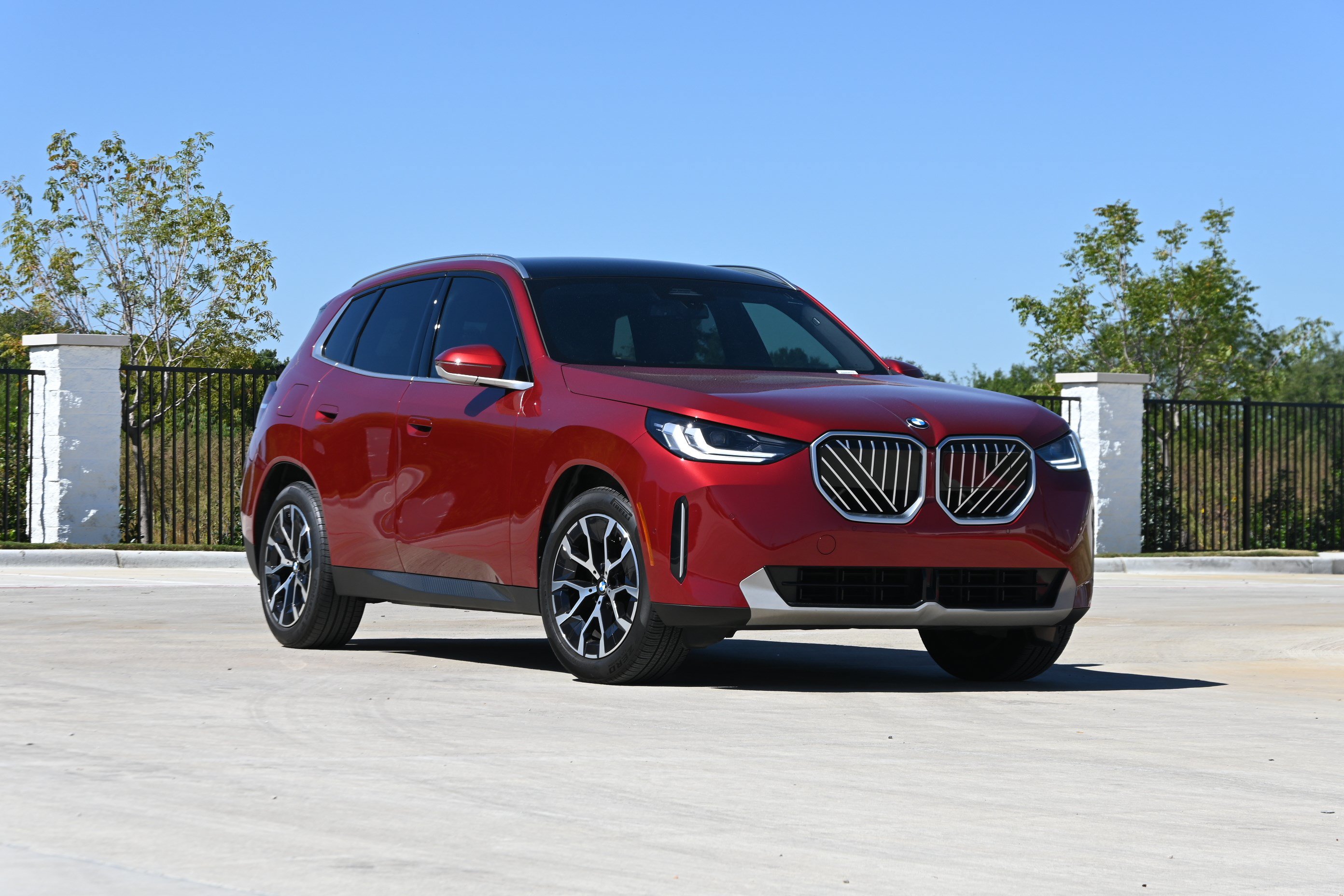 Certified 2025 BMW X3 xDrive30i w/ Convenience Package AWD/4WD image 2