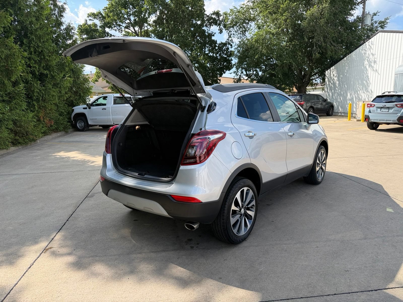 Used 2022 Buick Encore Preferred w/ Safety Package AWD/4WD image 32