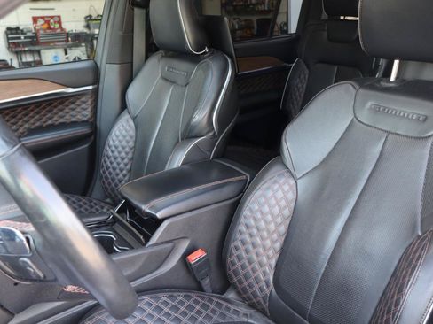Used 2022 Jeep Grand Cherokee L Summit w/ Advanced Protech Group IV AWD/4WD image 10