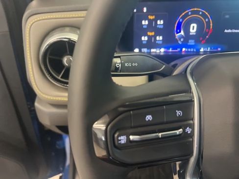 New 2026 Chevrolet Colorado ZR2 w/ Technology Package AWD/4WD image 14