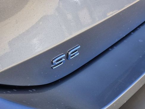 New 2026 Volkswagen Tiguan SE FWD image 8