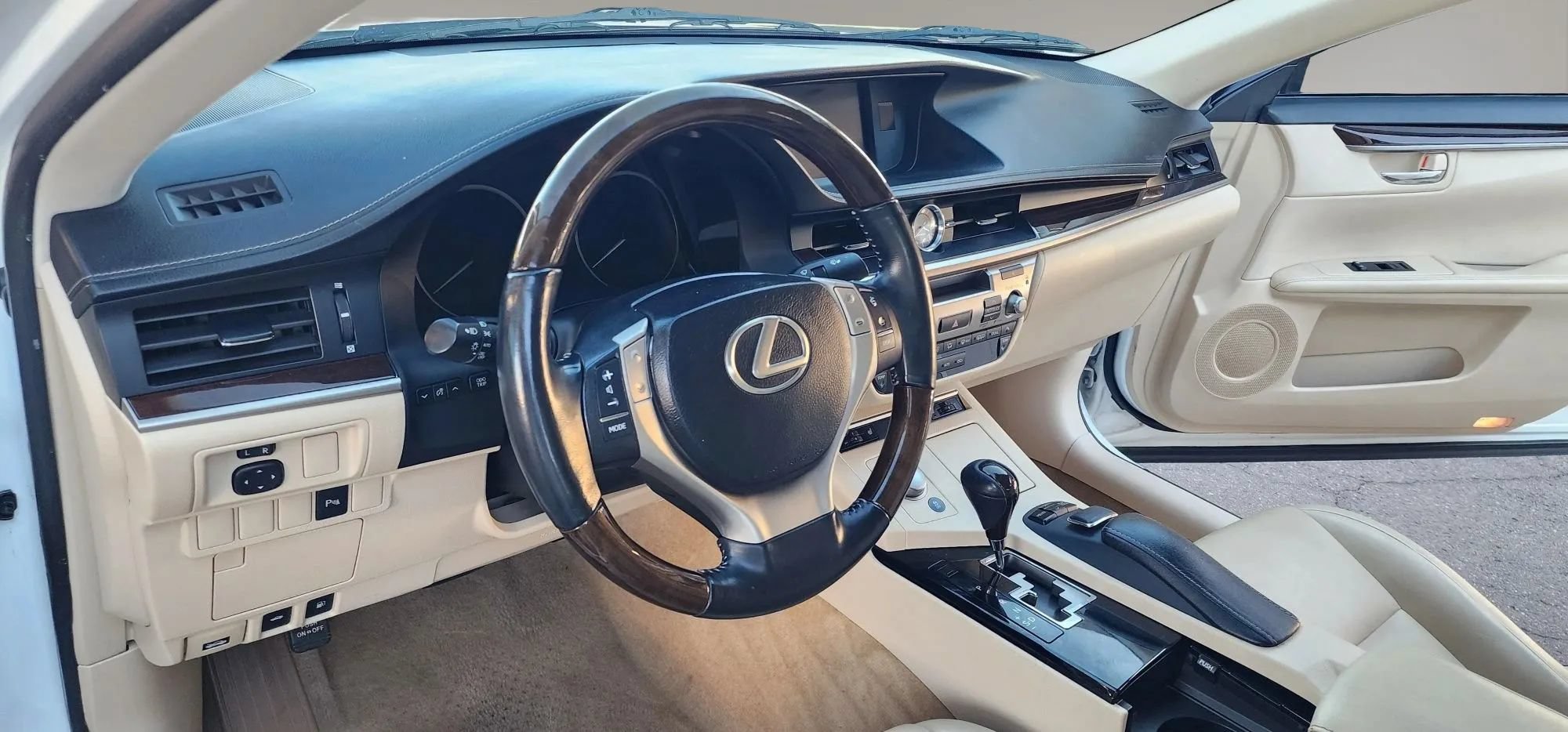 Used 2013 Lexus ES 350 w/ Premium Pkg FWD image 19