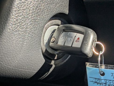 Used 2017 Nissan Rogue S image 16