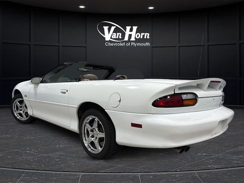 Used 2000 Chevrolet Camaro Z28 w/ SS Performance/Appearance Pkg RWD image 9