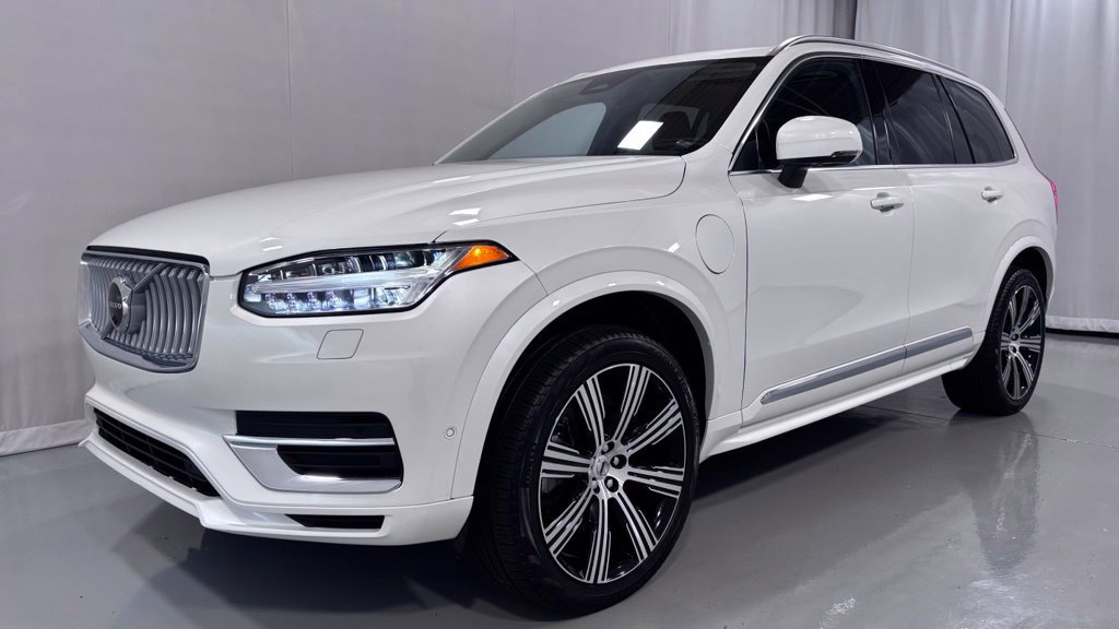 Certified 2025 Volvo XC90 T8 Plus w/ Protection Package Premier AWD/4WD image 1