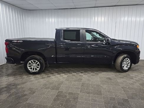 Used 2023 Chevrolet Silverado 1500 RST AWD/4WD image 2