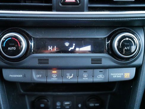 Used 2020 Hyundai Kona Limited image 23