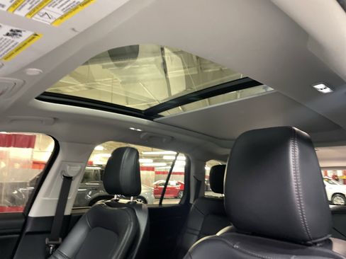 Used 2025 Lincoln Aviator 2WD image 28