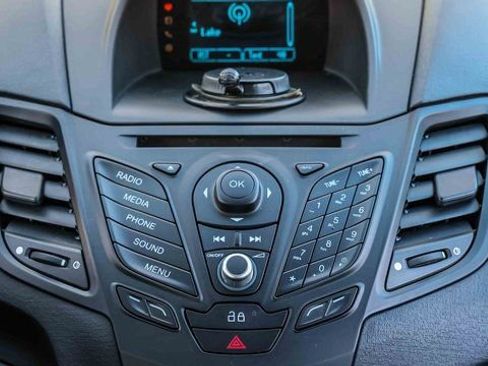 Used 2016 Ford Fiesta SE image 11