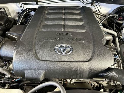 Used 2021 Toyota Tundra SR5 w/ SR5 Upgrade Package RWD image 9