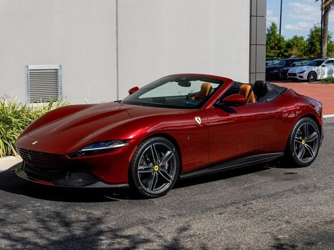 Used 2025 Ferrari Roma Spider image 16