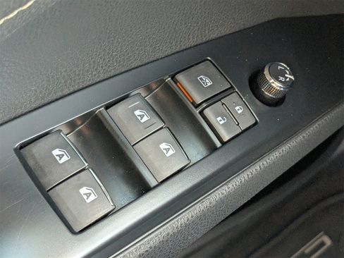 Used 2018 Toyota Camry XSE image 23