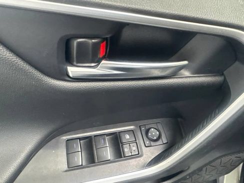 Certified 2022 Toyota RAV4 XSE w/ Weather Package AWD/4WD image 19