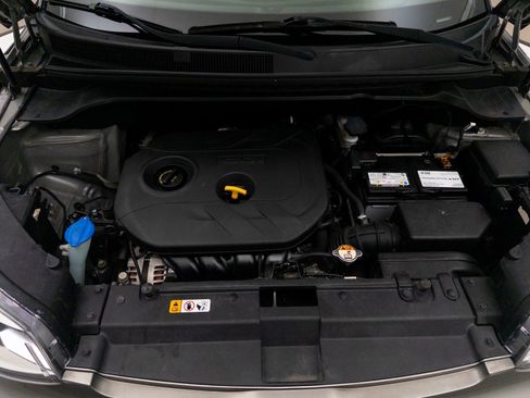 Used 2019 Kia Soul + image 5