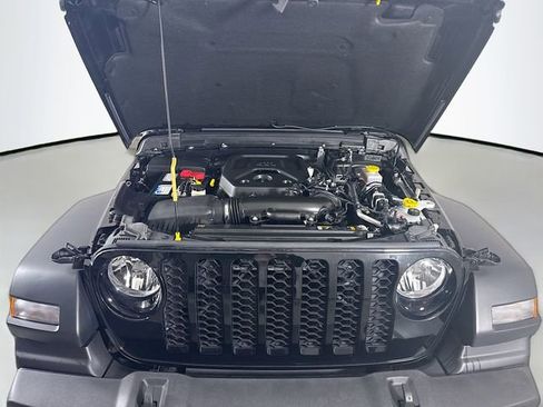 Used 2024 Jeep Wrangler Sport S image 23