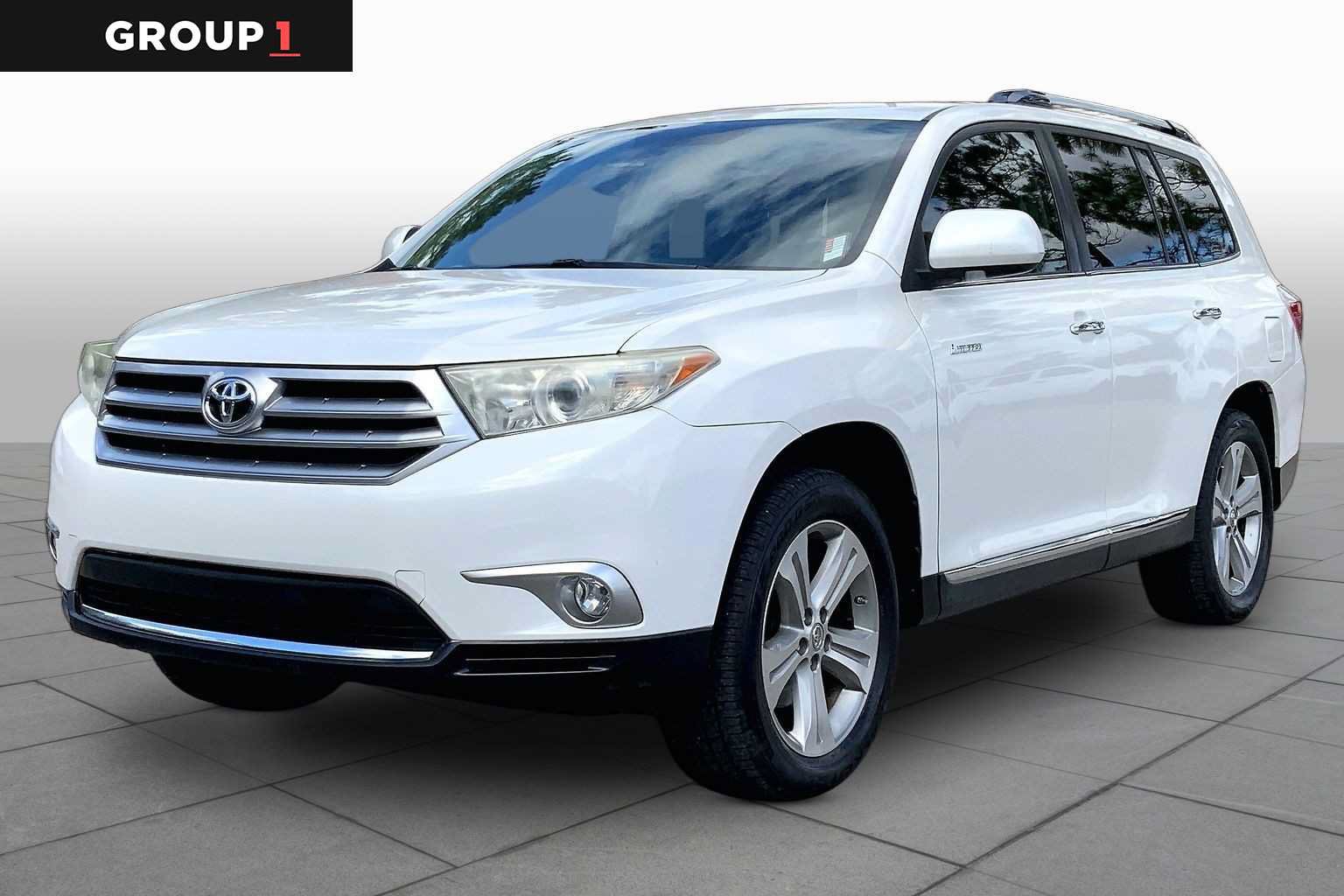 Used 2012 Toyota Highlander Limited w/ Tow Pkg FWD image 1