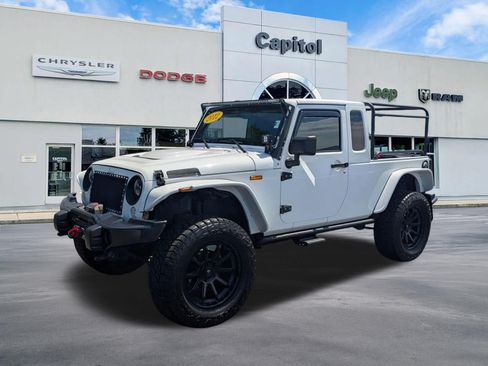 Used 2012 Jeep Wrangler Unlimited Sahara w/ Connectivity Group AWD/4WD image 7