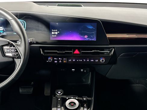 Used 2023 Kia Niro EX w/ EX Cold Weather Package FWD image 22
