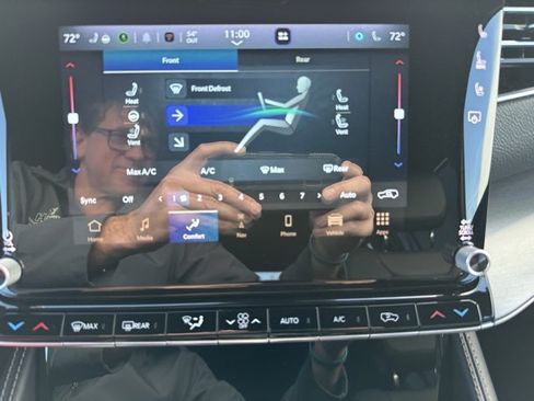 Certified 2025 Jeep Wagoneer Series III w/ Premium Group I image 26