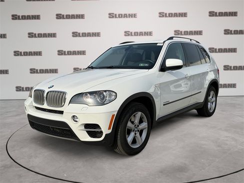 Used 2011 BMW X5 xDrive50i image 1