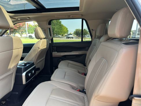 Used 2024 Ford Expedition Max Limited RWD image 16