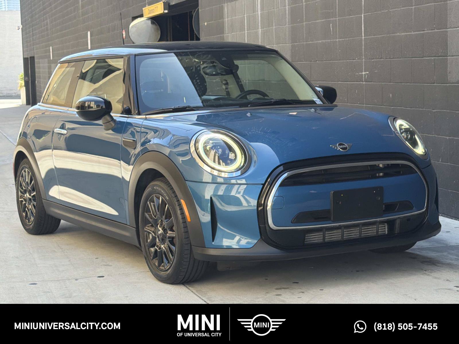 Used 2023 MINI Cooper 2-Door Hardtop FWD image 1