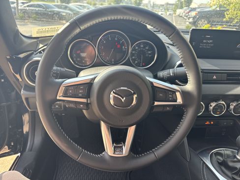 Used 2025 MAZDA MX-5 Miata Grand Touring w/ Weather Package RWD image 18