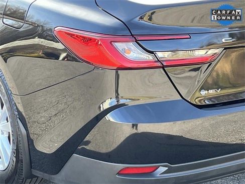 Used 2025 Toyota Camry XLE image 10