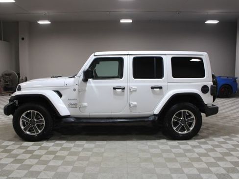 Used 2019 Jeep Wrangler Unlimited Sahara w/ Uconnect 4C Nav & Sound Group image 4