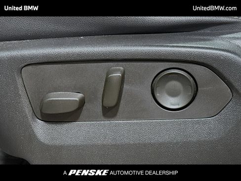 Used 2021 GMC Yukon SLT w/ SLT Premium Package RWD image 4