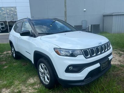 New 2025 Jeep Compass Latitude w/ Convenience Group