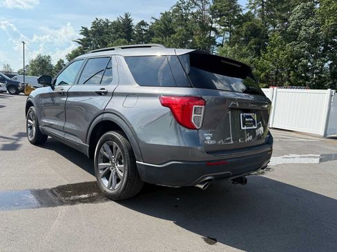 Used 2022 Ford Explorer XLT w/ Equipment Group 202A AWD/4WD image 8