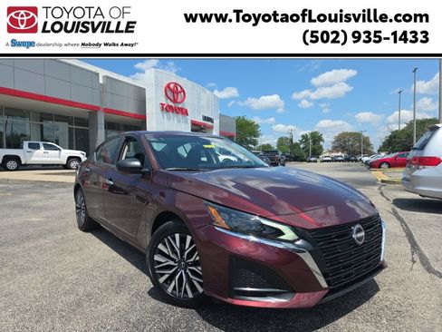 Used 2025 Nissan Altima 2.5 SV FWD image 1