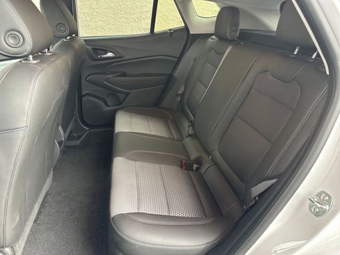 Used 2025 Chevrolet Trax LT image 36