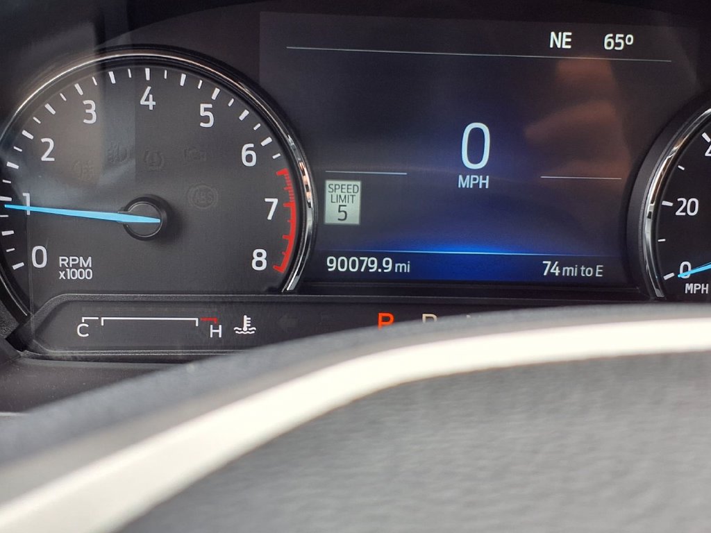 Used 2022 Ford Explorer XLT w/ Equipment Group 202A AWD/4WD image 24