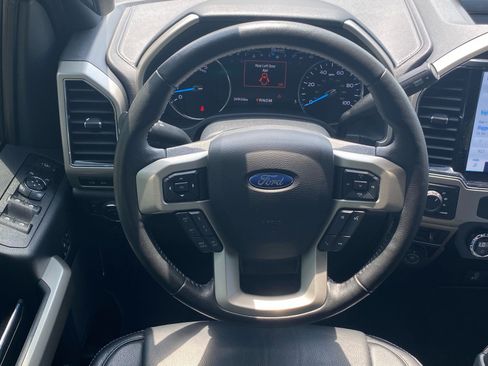 Used 2022 Ford F450 Lariat w/ Lariat Ultimate Package AWD/4WD image 9