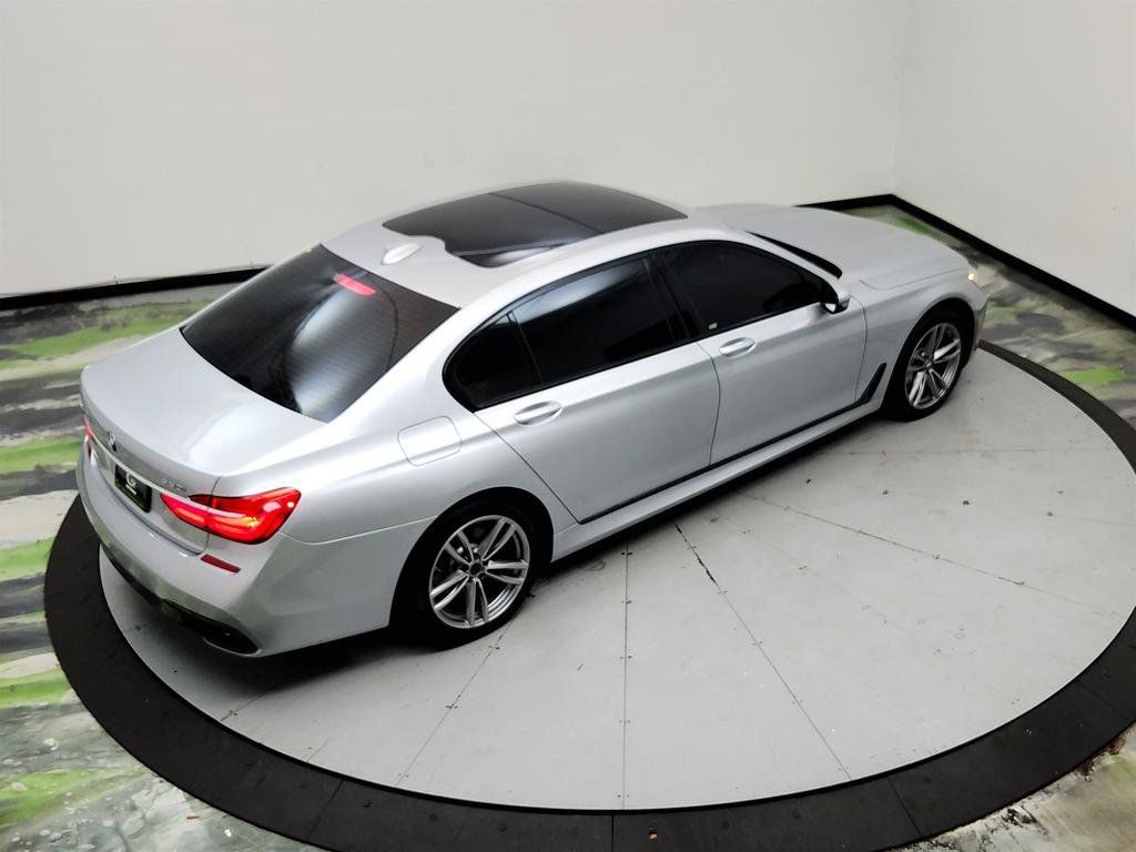 Used 2016 BMW 750i xDrive AWD/4WD image 37